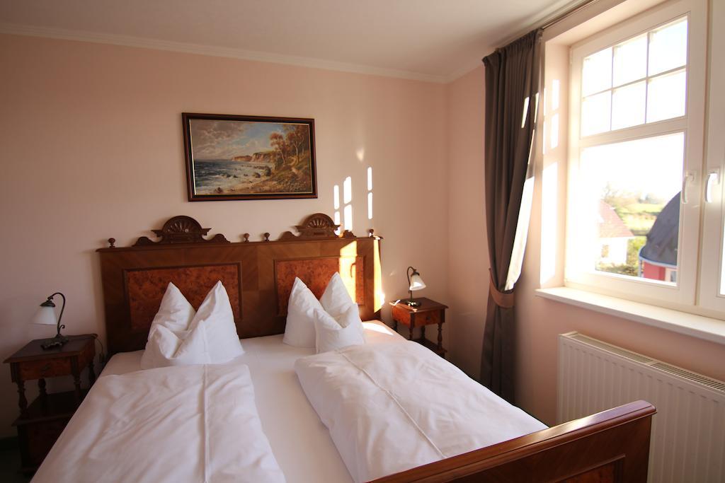 Hotel Zum Strandlaufer Ahrenshoop Kamer foto