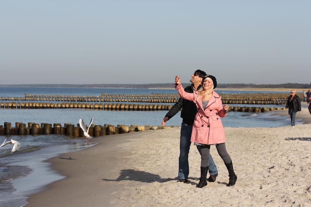 Hotel Zum Strandlaufer Ahrenshoop Kamer foto
