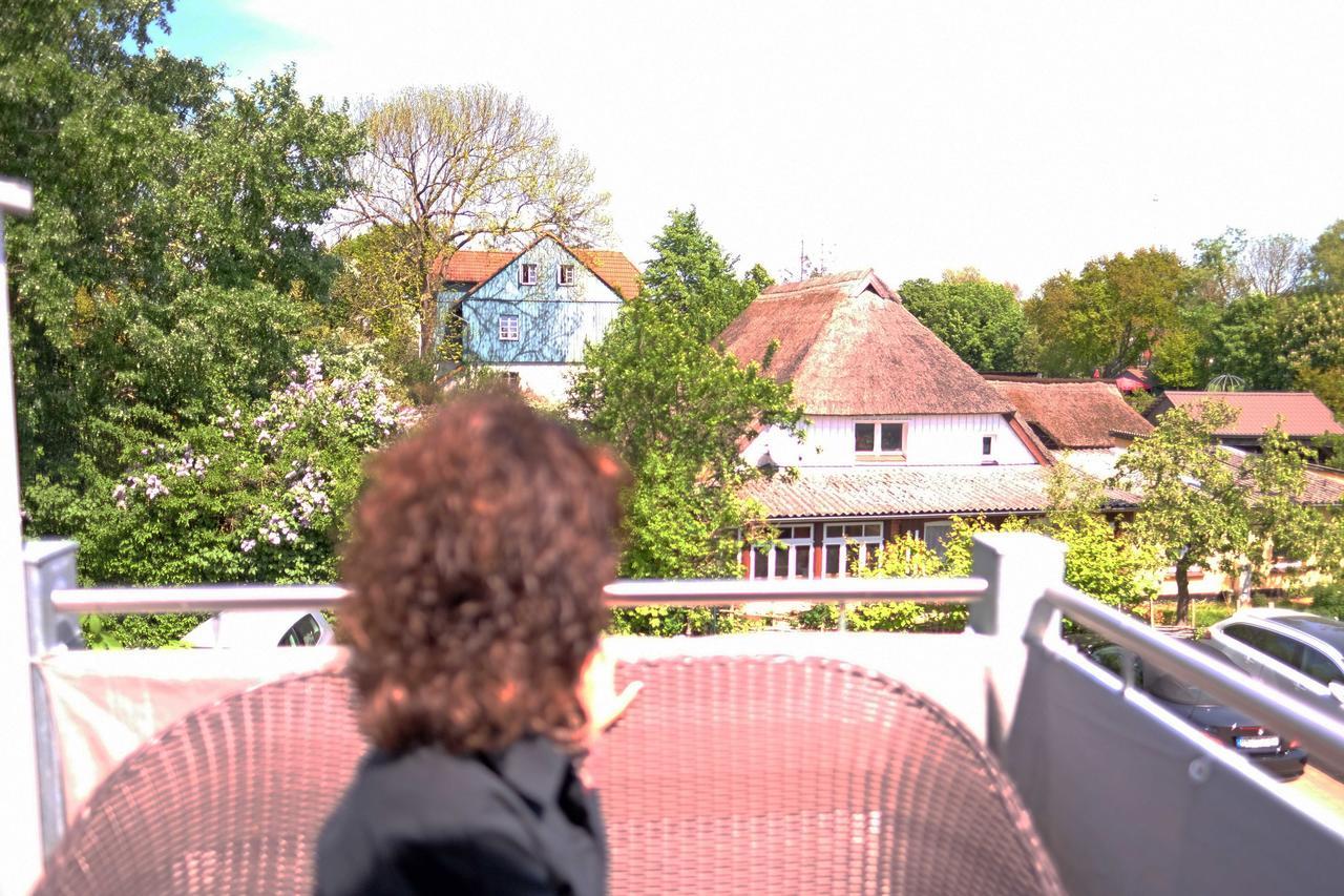 Hotel Zum Strandlaufer Ahrenshoop Buitenkant foto